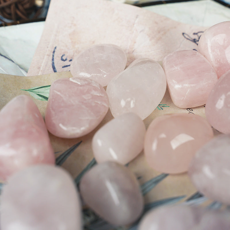 rose quartz chips