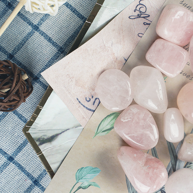 rose quartz chips