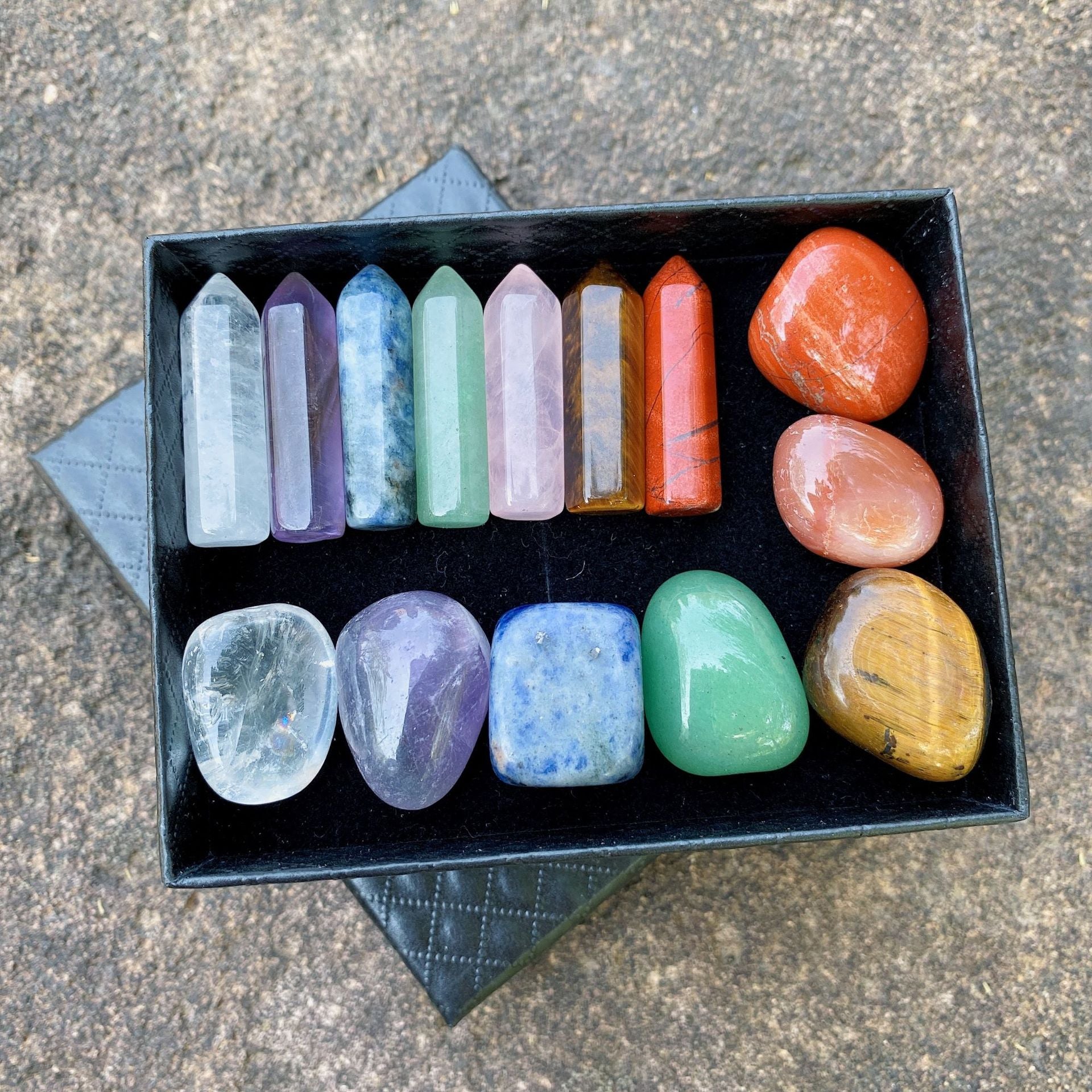 Natural Hexagonal Pillar Single Point Irregular 7  Stones  Set Gift Box