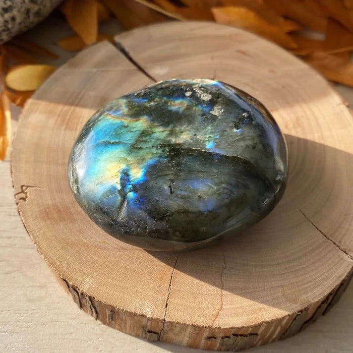 Labradorite Palmstone