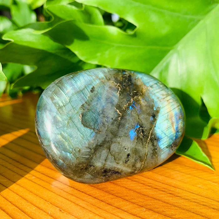 Labradorite Palmstone