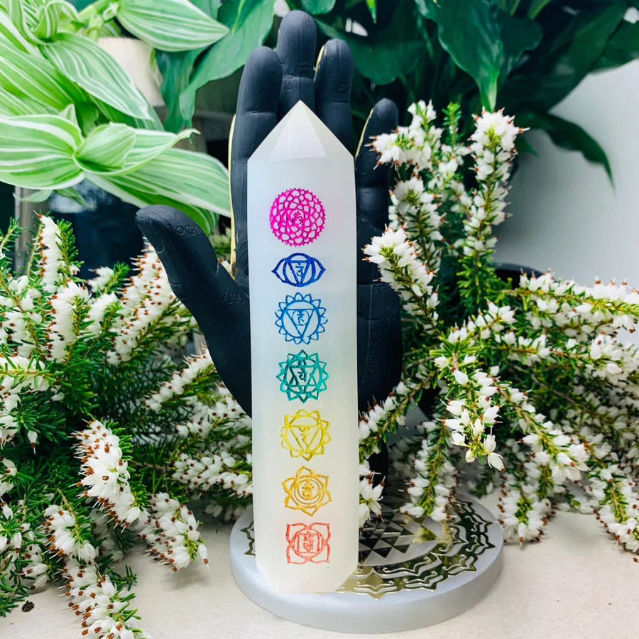 Selenite Chakra Tall Generator + 7 Chakra Mini Gemstones